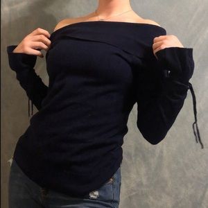 Off the shoulder Long sleeve top Rouched sleeve